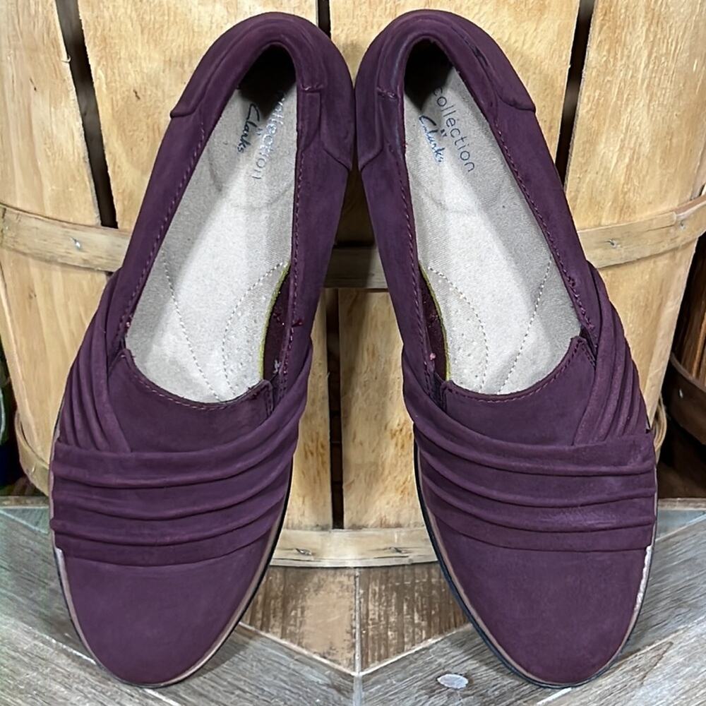 Clarks Sharon Villa Burgundy Suede Ruched Demi Wedge Slip-On Loafer Women Size 8 - Picture 10 of 12